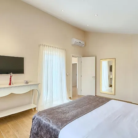 Holiday home Ema