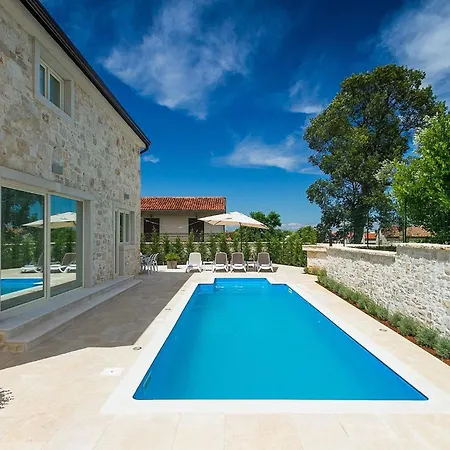 Ferienhaus Ema